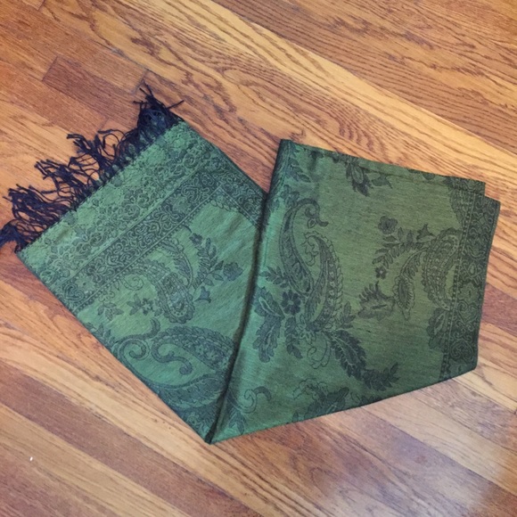 boho Accessories - NWOT green and black boho scarf wrap